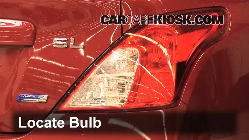 2013 Nissan Versa 1.6 SL 1.6L 4 Cyl. Luces Luz trasera (reemplazar foco)